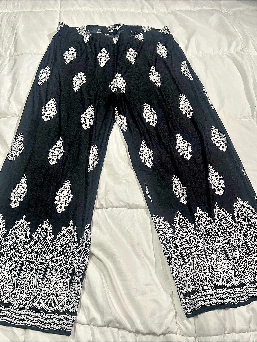 Alli Wide Leg Paisley Pants in Black & White Size 2X